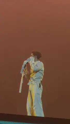 โฟกัสอะไรก่อนดีอะ🫣 #magicman2 #magicmanworldtour #magicmanwouldtourinbkk #jacksonwang 