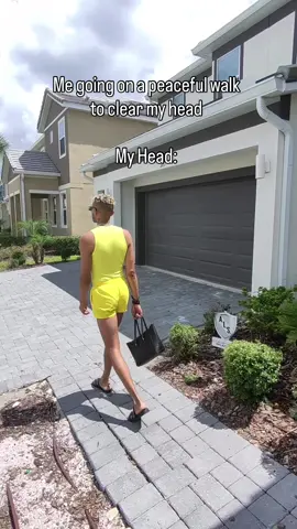 Me taking a peaceful walk to clear my mind. ____________________________ #viralvideo #celebritymakeupartist #fyppppppppppppppppppppppp #fyp #foryoupage 