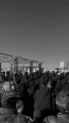 اسيرات مخيم الهول · نسأل الله أن يفك اسركم 