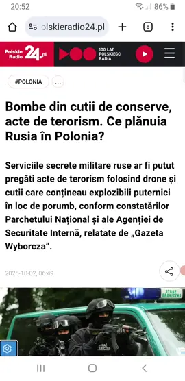 În vara anului 2024, Władysław D., un ucrainean în vârstă de 27 de ani, care locuia în Katowice, a călătorit de trei ori din Polonia în Lituania. El a îndeplinit sarcini care i-au fost atribuite prin intermediul Telegram de către un utilizator poreclit „Războinic”. Serviciile de informații poloneze cred că această poreclă reprezenta sediul GRU rusesc. În timpul uneia dintre misiunile sale, Władysław D. a dezgropat conserve de porumb într-un cimitir din Kaunas. La ordinul „Războinicului”, a transportat două dintre ele în Polonia și le-a ascuns lângă ieșirea de pe autostrada A2 spre Zgierz. Contrainformațiile lituaniene au descoperit ulterior ascunzătoarea din Kaunas. Cutiile s-au dovedit a conține explozibili ambalați strâns. Experții au estimat că un singur cutie era echivalent cu puterea explozivă a 1,4 kg de TNT. Conservele au dispărut Ofițerii Agenției de Securitate Internă care au verificat locația cutiilor din Polonia nu au găsit nimic. „Nu știm exact ce se afla în cutiile lipsă. Nu putem spune cu certitudine că acestea conțineau și explozibili, deși această concluzie este evidentă”, a declarat pentru publicație una dintre sursele ziarului. #fy#digi24#polonia#romania🇷🇴 