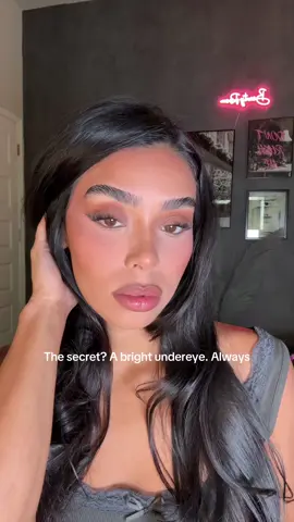 This is game changer. I think this is my favorite setting powder 🤭THEEE most flawless undereye @Huda Beauty ❤️  Under eye Products-   -Nougat 2.5g #fauxfilter luminous matte concealer  -easy bake duo cherry peach (cherry blossom cake/peach pie) 