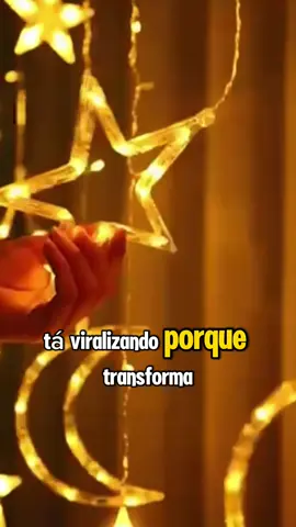 ✨ Essa é a decoração que tá viralizando no Natal! Uma cascata de luzes com estrelas e pinheirinhos que transforma qualquer cantinho em um cenário digno de filme 🎄💡 🔥 Estoque limitado – clique no botão laranja e aproveite agora! #Natal2025 #DecoraçãoNatalina #LuzesDeNatal #CortinaDeLuzes #tiktokshop 