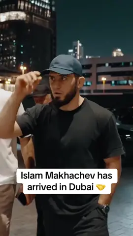 #islammakhachev is in #dubai to support #usmannurmagomedov in his upcoming title bout🏆 (via @PFL MMA) #espnsocial 