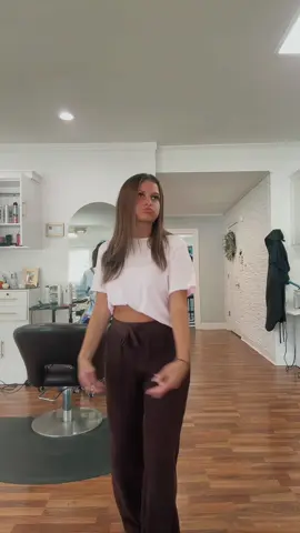 Still find myself at the salon when I’m not working 🫣 #fyp #hairstylist 