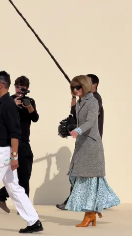 Anna Wintour at Dior Paris Fashion Week 2025 #annawintour #dior #parisfashionweek #paris #fashionweek 