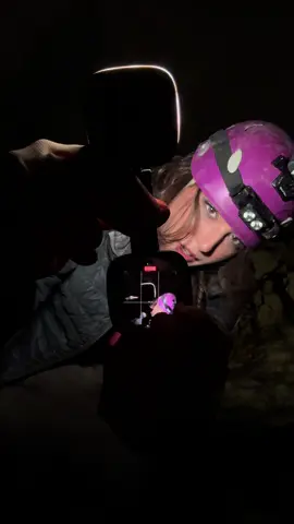 and it has magnetic selfie light 🤭 🪨🔦 #neewer 