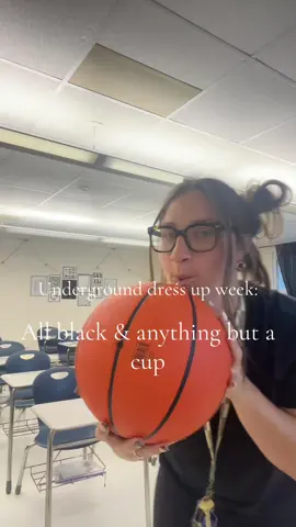 Underground dress up week was a success! This was seriously so much fun! #spiritweek #tourist #anythingbutacup #adamsandler #middleschool #throwbackthursday #dresslikeastudent 