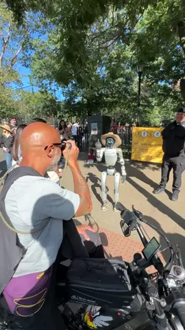 Rizzbot meets a photographer #robot