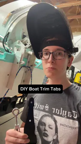 Yes it would have been faster to just buy the correct part, but then I wouldn’t be able to say I have barn door hinges on my boat. #DIY #outboard #bellboy #mastercraft #chrysler 