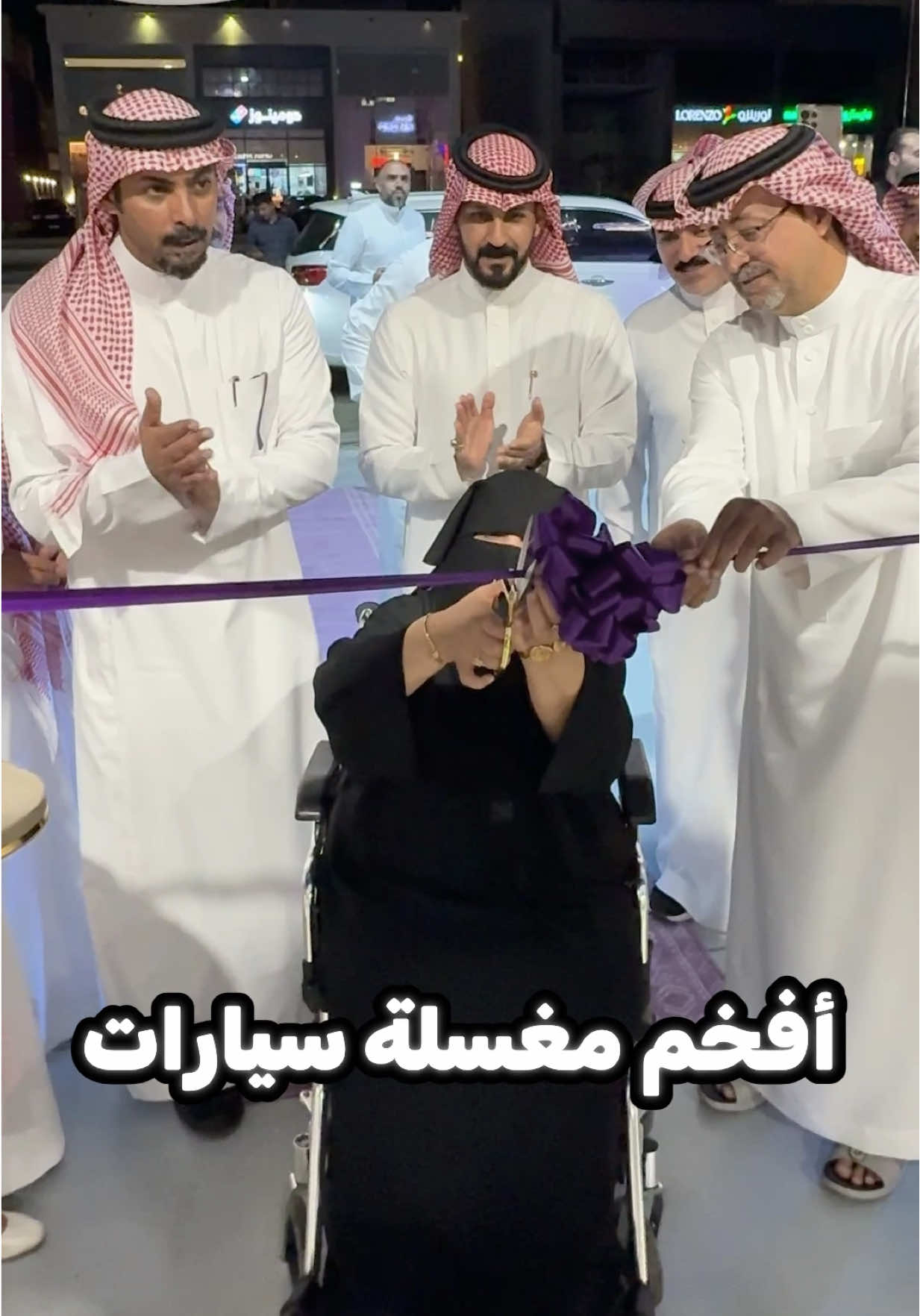 افتتاح افخم مغسلة سيارات كريستال تاتش وعندهم خدمة الغسيل والتلميع وكمان التظليل  جده - شارع عابر القارات في اتجاه الشمال - حي الياقوت  - ابحر  @cr.touch 