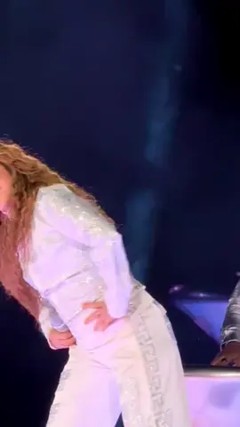 #parati #fyp #lafuerte #shakira #lasmujeresyanolloran@Shakira 🤍✨