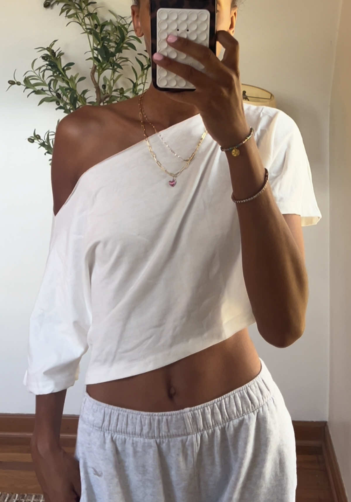 always love a comfy loungewear outfit  #loungewear #loungewearstyle #comfyclothes #comfyoutfit #fallfashion comfortable fall loungewear outfit with sweatpants 