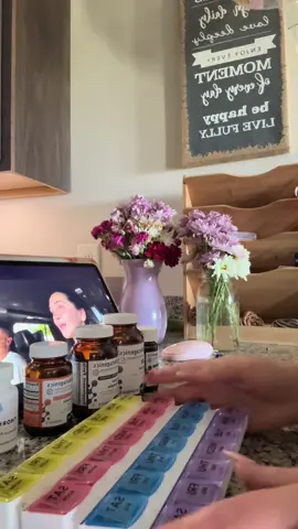 Just a girl organizing her supplements to get her health on track 💊 also  watching the queen @@DANIELLE✨💕 ##holistichealth##postpartum