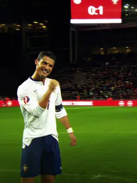 New reverse 😎😘 // . . #ronaldo #christianoronaldo #smooth #handsome #blowthisupforme 