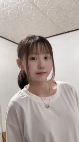 好可愛的歌配上黑眼圈有夠重的我