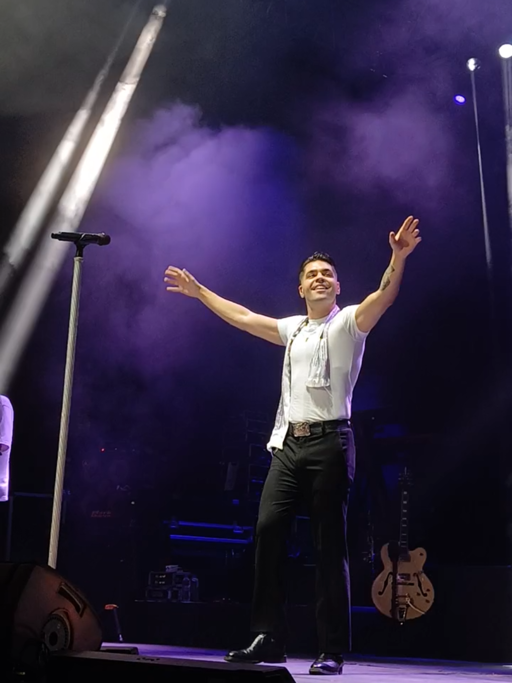 AK-ŞAM-CI ✨️🎉#emircaniğrek #emircaniğrek #emircaniğrek #köpeğiyizbusevdanın #emircaniğrekşarkıları @Emir Can İğrek 