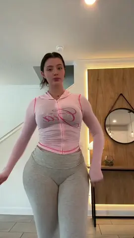 Inspiração make: Carnaval forever! ✨🎭 O ano todo é época de glitter. #MakeCarnaval #GlitterBrasil #Fantasia #BelezaExtra #Carnaval2024