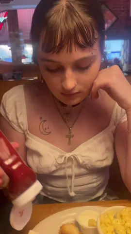 bella swan ketchup core #twilight #texasroadhouse 