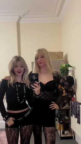Two blonde dommes 