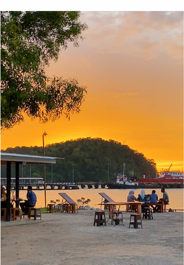 Tempat viral baru di calang nih, ada Yang sudah kesini belum?#laguaceh#musikaceh#tempatviralacehjaya#teluksenja#aceh
