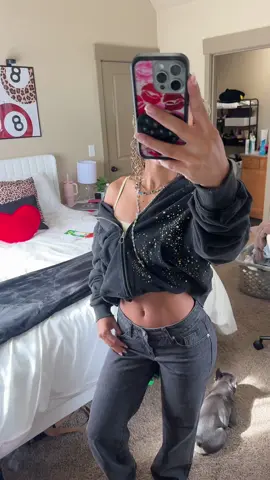 Obsessed with this hoodie #fypシ #outfit #OOTD #outfitideas 