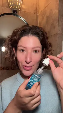 Ser mamá es estar para todos… pero también darme un ratito para mí. Con @neutrogenamx Hydro Boost mi piel respira, se hidrata y recupera su glow hasta por 48 hrs ✨