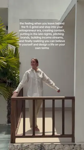 I used to be a designer in what I thought was my dream job… but it didn’t feel like I imagined. I burned out badly and decided to take time for myself. That’s when I started practicing UGC and short-form videos. I built a portfolio, pitched 100 brands, and eventually landed my first deals. Fast forward → a little over two years later, I’m consistently making 4-figure months and on track to hit my very first 5-figure month soon. I still can’t believe it. If I can do this, trust me, you can too. 🚀 #u#ugccreatoru#ugctipsu#uglifeu#ugctipsforbeginnerscreativecareers 