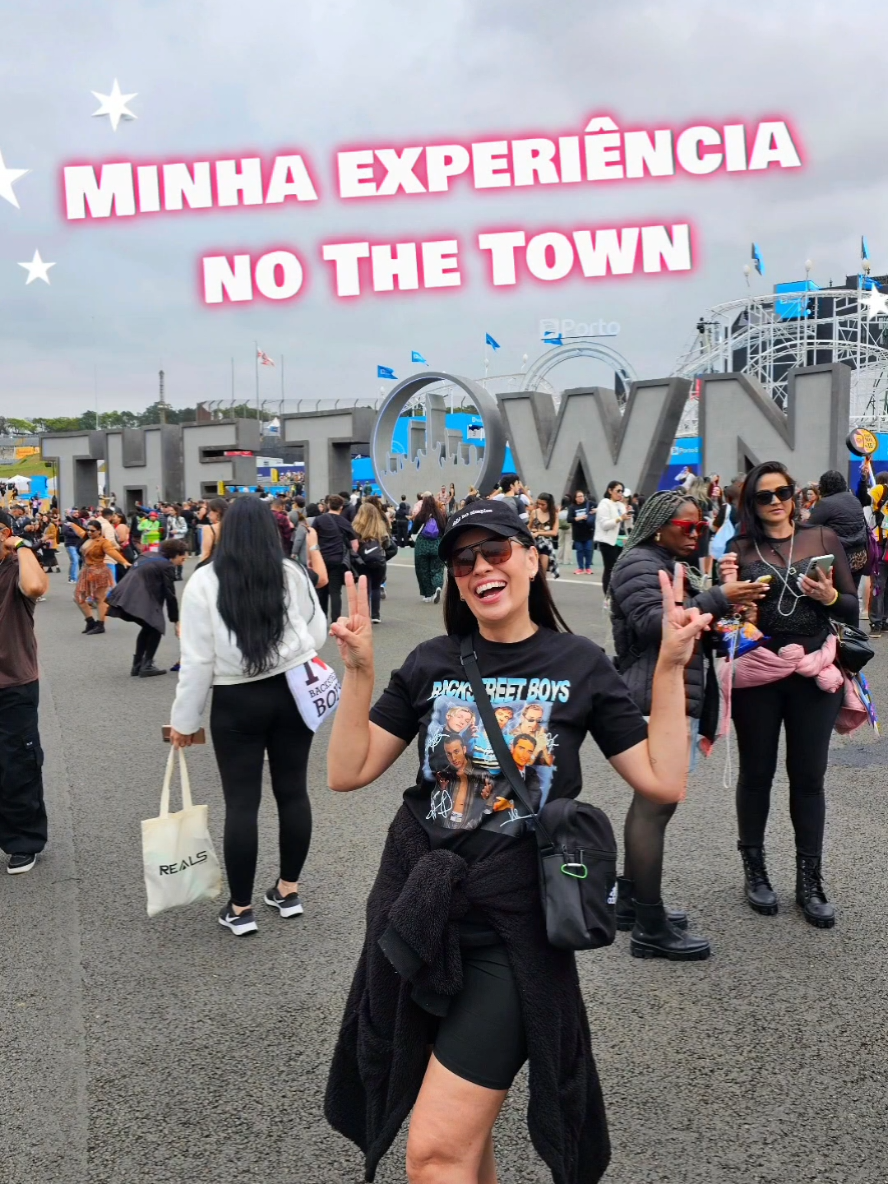 Nesse vídeo eu faço um resumão de como foi a experiência no The Town pra mim: os shows, a estrutura e organização e minhas considerações sobre o festival. E você,já foi no The Town ? Me conta o que achou e como foi sua experiência! #festival #dicasdefestival #thetown #showbsb #viagem 