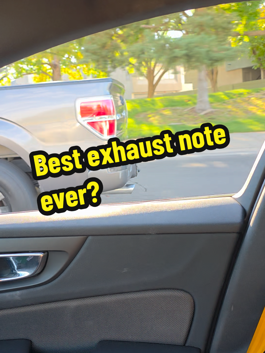 Best exhaust note I've ever heard. 