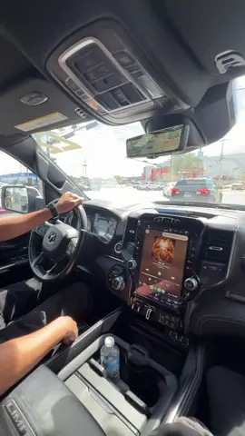 El sonido Harman Kardon de Ram>Cualqueir otro🔊🔥 @victor mendivil  . #TikTokAutos #carsofttiktok #contenido #4x4offroad #Viral 
