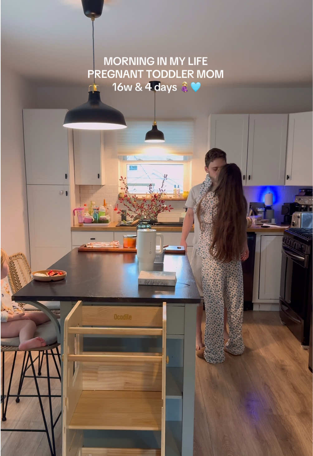 FINALLLLLY back with a vlogggg 😩😂 let me know if you like the voice overs?! 🩵🤰🏼 HAPPY FRIDAY MAMAS!!!! Any plans for the weekend?! #pregnancy #pregnant #fyp #morningroutine #ditlofamom 