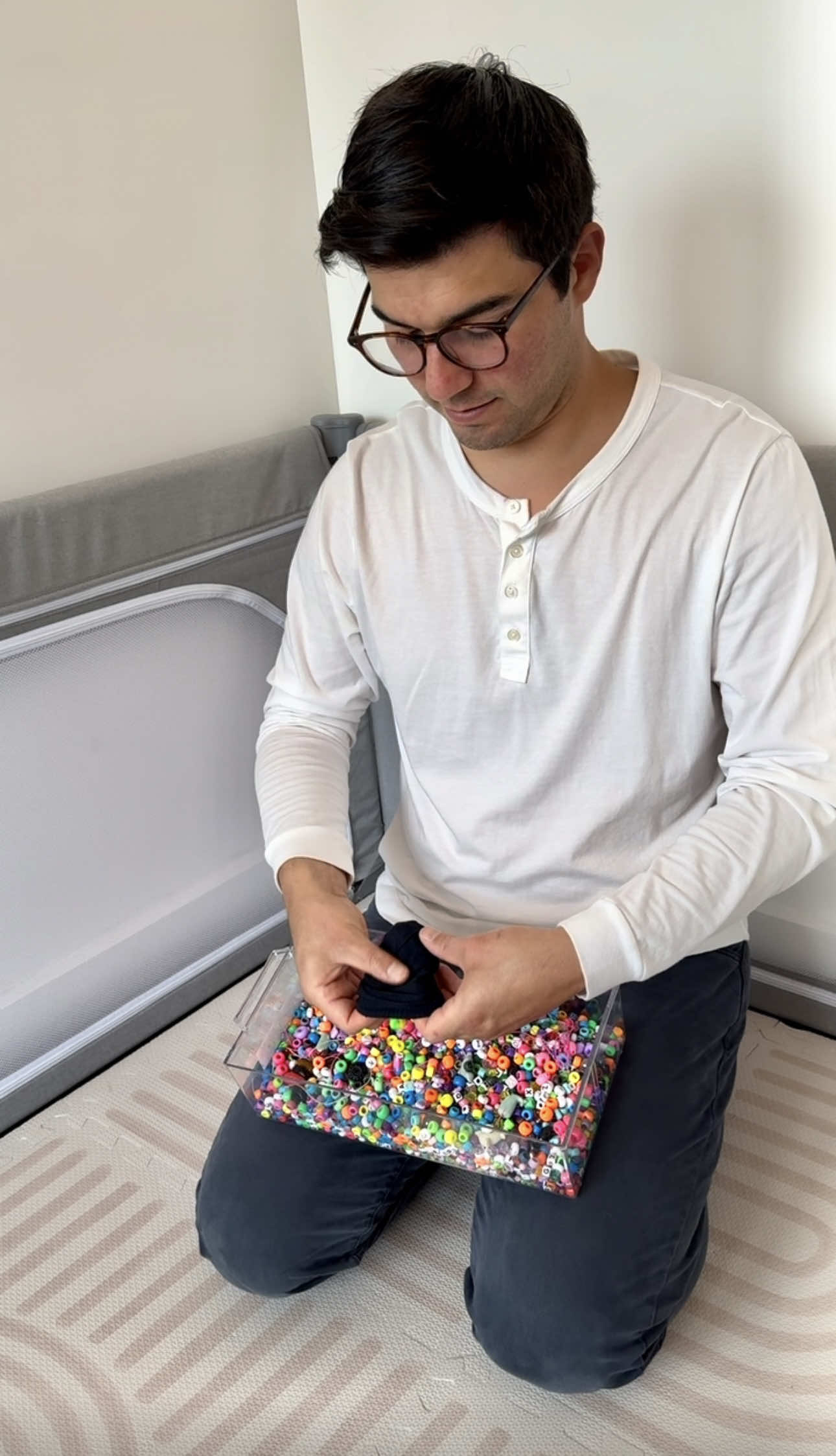 Hope this helps! Make sure to hold the sock in place when vacuum suction is on. Thin socks work the best 😃 #parenthack #dadhack #momhack #LifeHack #toddlerparents 