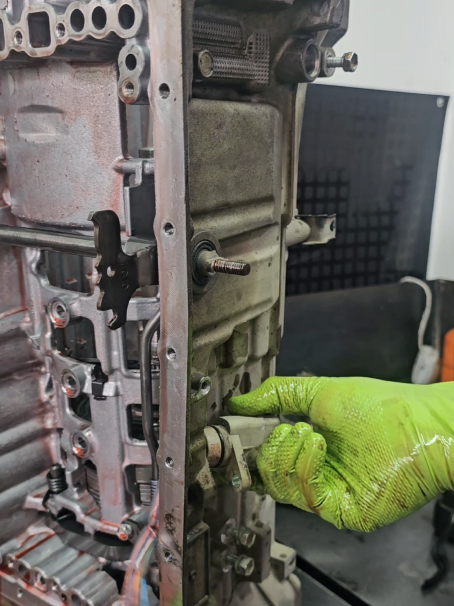 🔧 Desarme técnico de caja automática Toyota. #toyota #toyotaprado #tallermecanico #transmisionesautomaticas #cajasautomaticas 