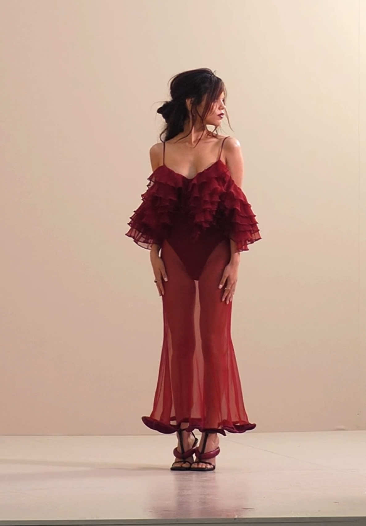 ✨ Jenna Ortega attended the Givenchy Spring/Summer 2026 show during Paris Fashion Week, bringing her distinctive elegance, powerful presence, and Hollywood influence to one of the most talked-about fashion events of the season. #JennaOrtega #Givenchy #GivenchySS26 #ParisFashionWeek #PFW2025                