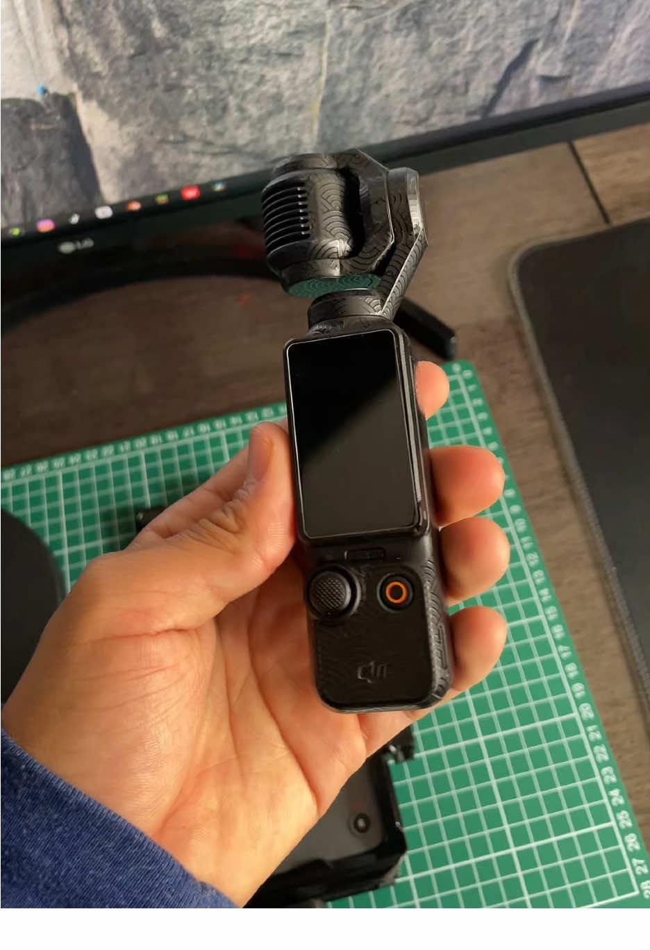 La DJI OSMO POCKET 3 puede convertirse en una cámara de estudio genial gracias a sus capacidades de su sensor y su excelente rango dinámico, te lo cuento. #dji #osmopocket3 #djiosmo #filmmaker #filmmaking 