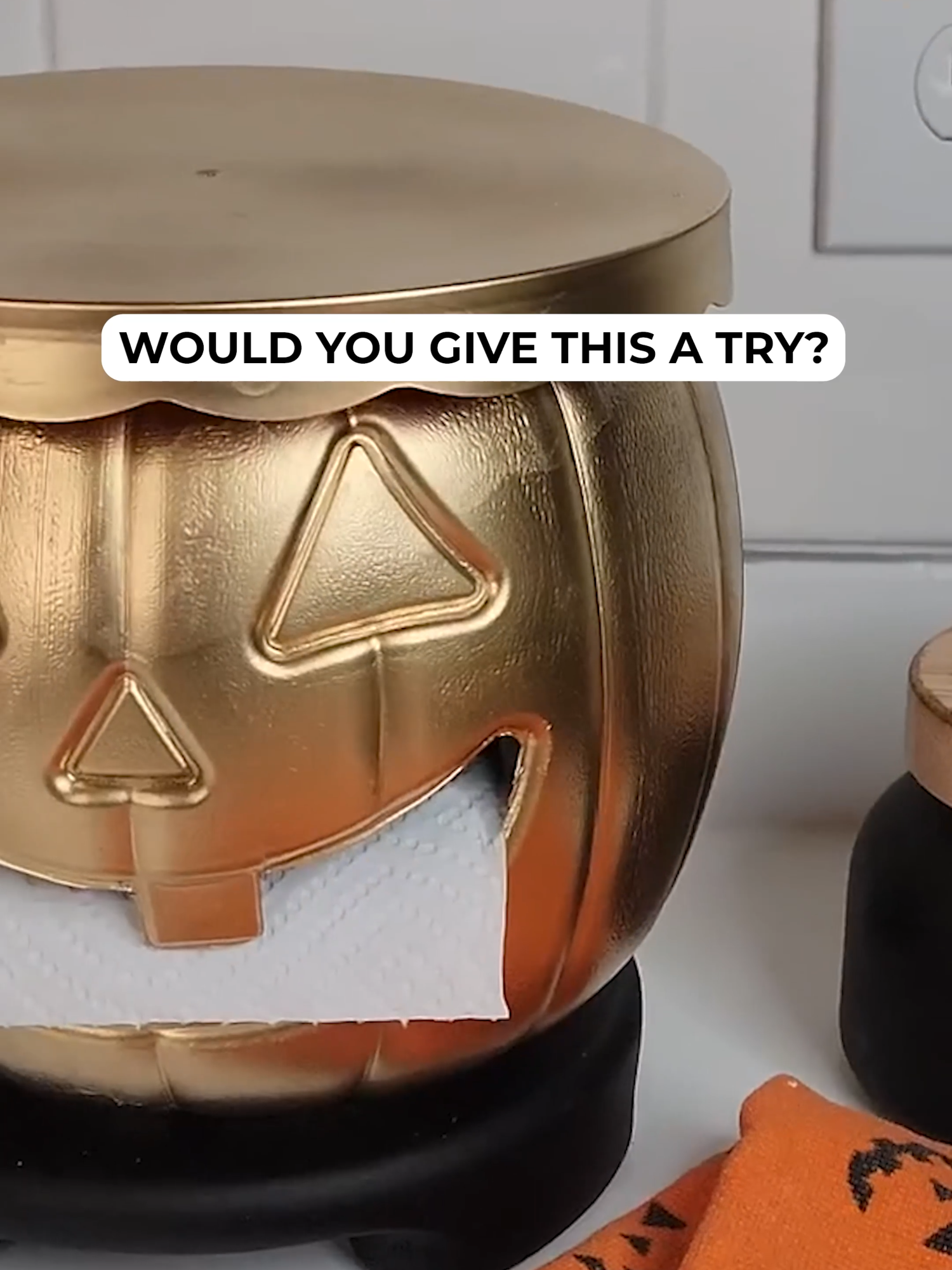 I gasped at this GENIUS paper towel hack! 😱✨🎃 #EasyDIY #diyproject #DIY #DIYHacks #Dollartree #DollarStore #DollarTree #easydiy #homehacks #hacks #genius #halloween #halloweendecor #diylifehacks #upcycling