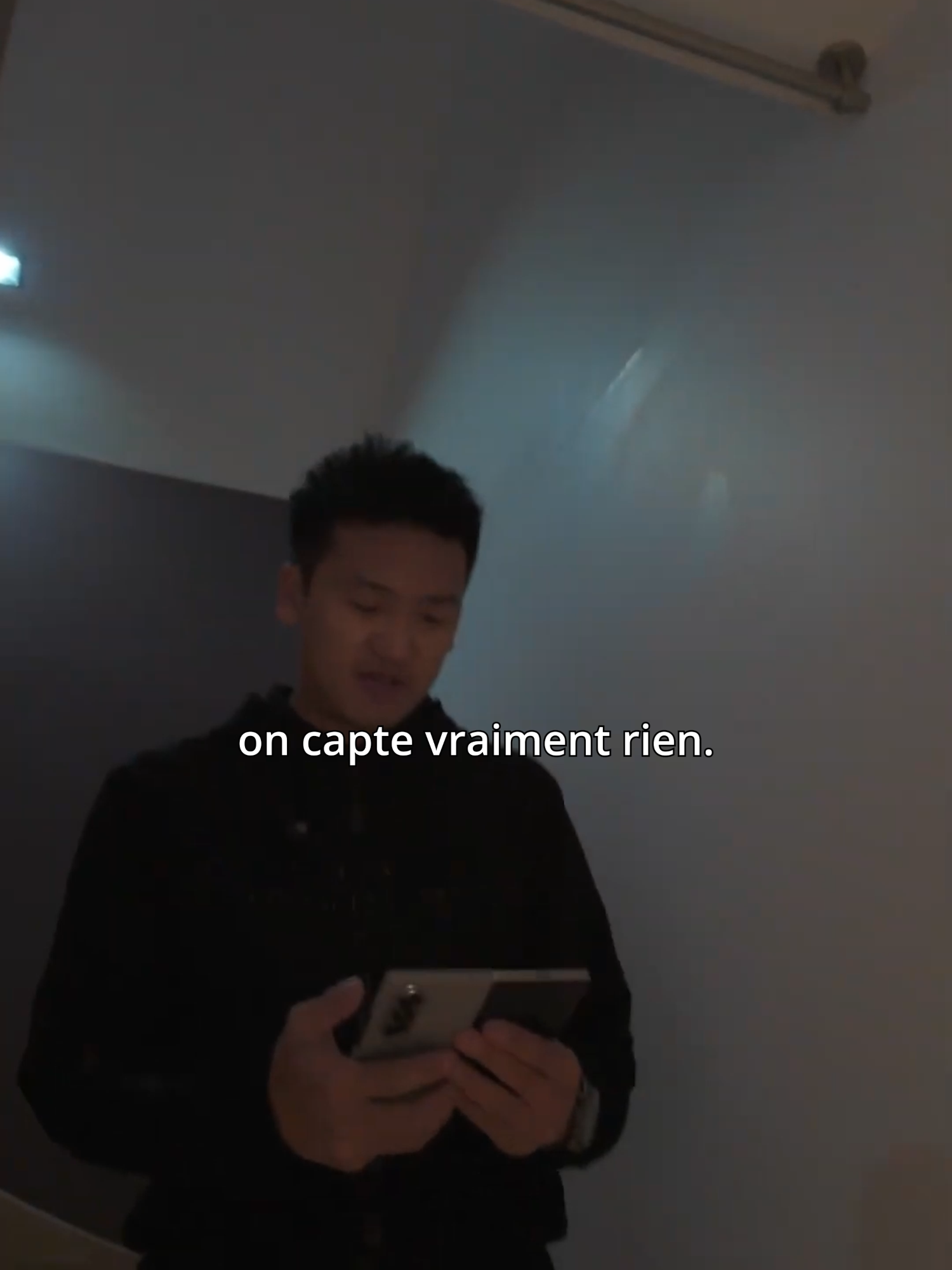 Je résouds le problème de WIFI de mon pote en collaboration avec @asus - Une belle promo est en cours sur le kit, je vous mets le lien en description. #WinUrZenWiFi#WorryFreeWiFi #kangetsespc #wifi #kangetsespc #maison #