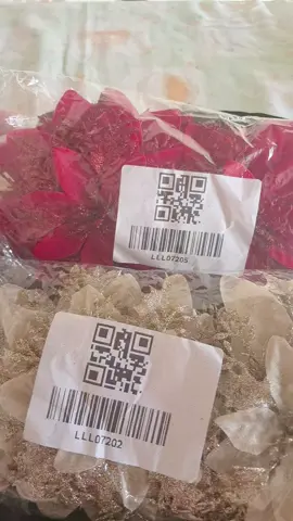 Enfeite de Natal flor artificial #enfeitedenatal #florartificial #natalchegando #decoracaodenatal 