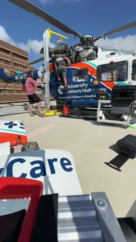 How to: Change a helicopter engine on a rooftop helipad