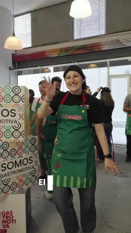 Lo que pasa cuando mezclas comida rica hecha con amor, voluntariado y buena vibra de equipo 💙 De la mano de Gastromotiva y @Tostitos Mx, nuestros colaboradores y algunos creadores de contenido vivieron un voluntariado que impactó positivamente en las personas que más lo necesitan. ¡Juntos cambiando realidades!  #FundaciónPepsiCo #VoluntariadoPepsiCo