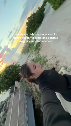 ❤️‍🩹#fyp #girls #Running #cancun #viral 