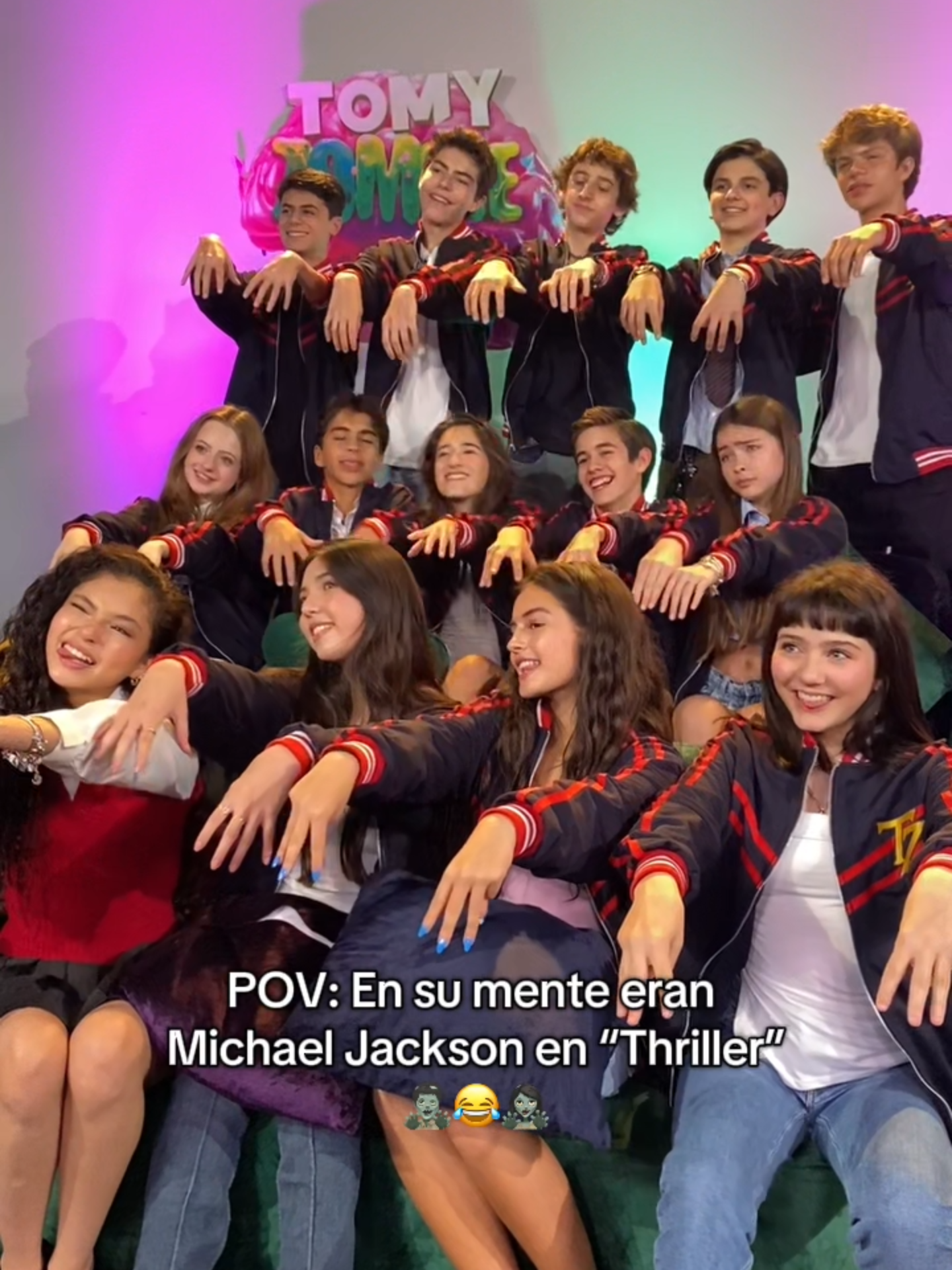 Les presentamos a los nuevos familiares de Michael Jackson en ‘Thriller’ 🧟‍♂️🧟‍♀️  #TomyZombie de lunes a viernes a las 7:00 p.m. y disponible en @vix #original #ang