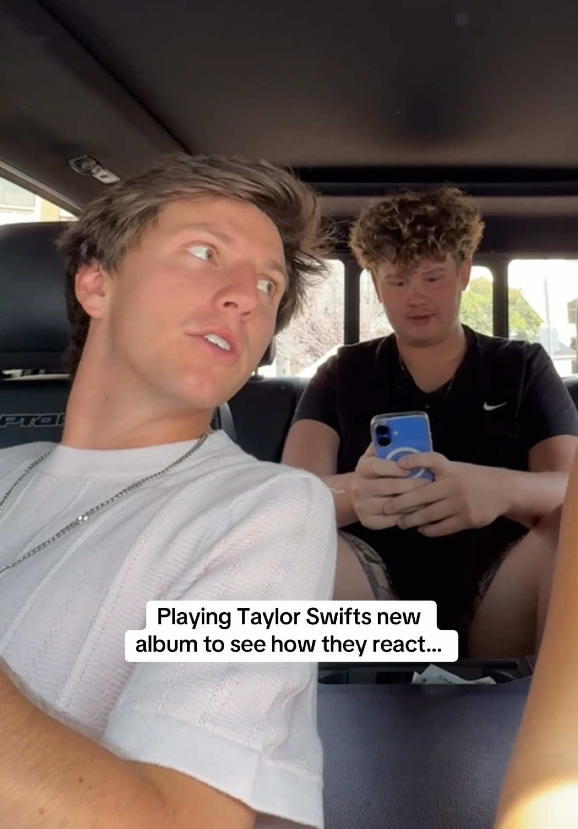 They started vibing tho 👀 #taylorswift #lifeofashowgirl #swifties 