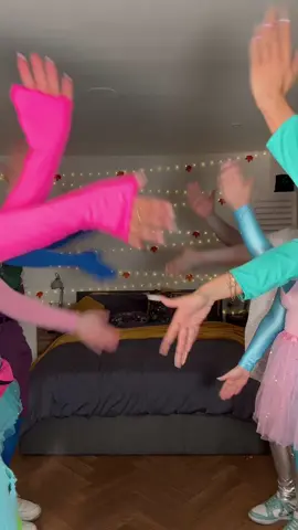 go crazy 🤪 #trolls #halloween #halloweencostume 