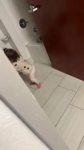 #fyp #almost2 #toddlersoftiktok I was making the bed and she got really quite 😂💀 turns out she was up to no good😂😂😂