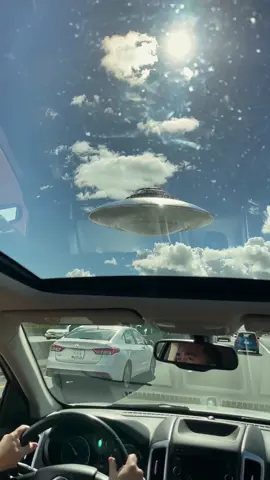 Enormous Flying Saucer Over Busy Highway – Eyewitness Video Goes Viral! #UFOs #ufo #UAP #uaps #ovni 