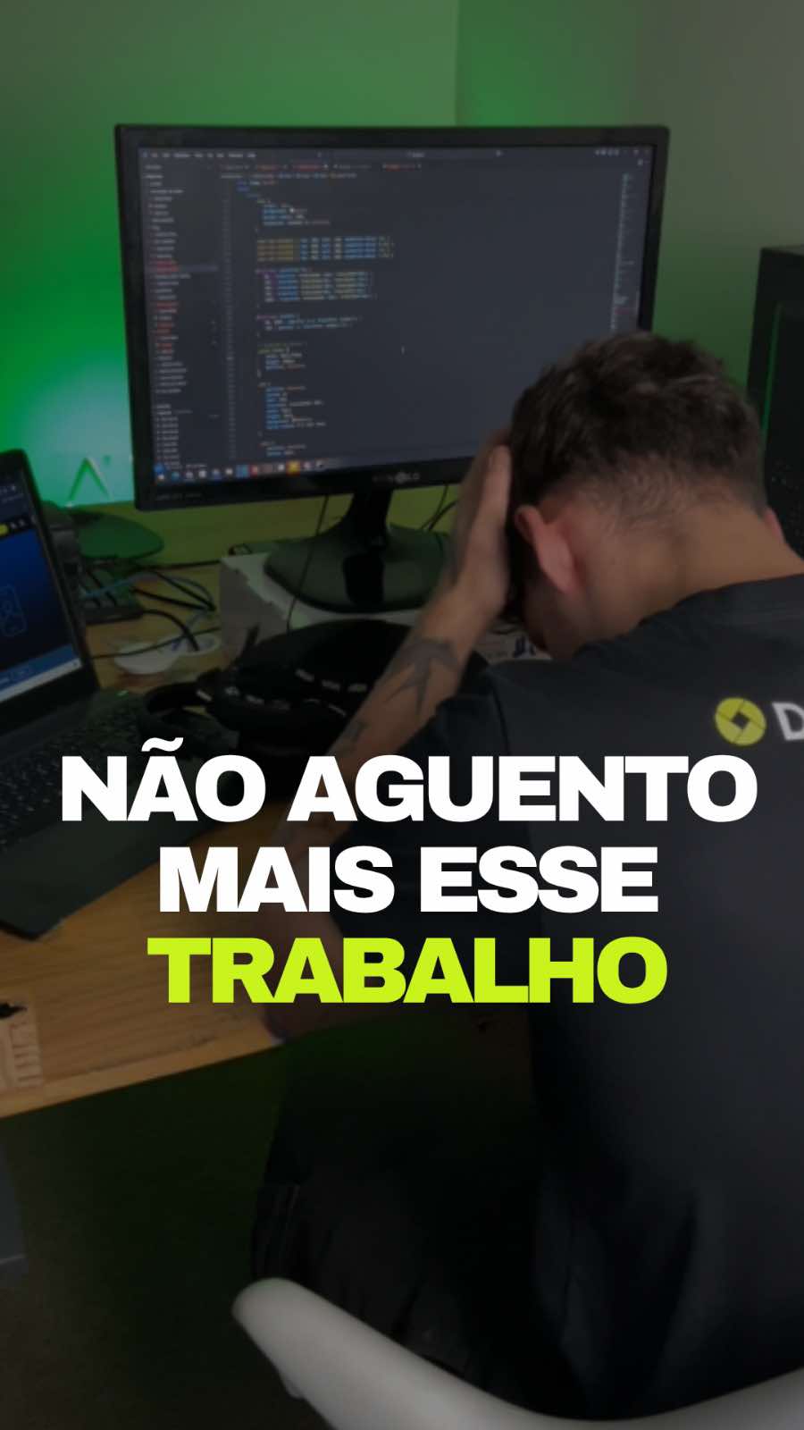 Não aguento mais esse trabalho 🤣🤣 #Programação #DevMedia #meme