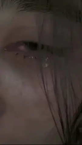 هەمیشە چاوەکان باجی گەمژەی دڵ 🩶دەدەن