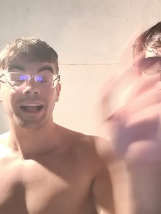 #shorts Bailando con mi amigo @insensatooo en su gimnasio.