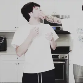 sdt: @alan  cc: eulmerz  text: elsiezvidz  #chrissturniolo #chrissturnioloedit #sturniolotriplets #viral #fyp  @Christopher Sturniolo 